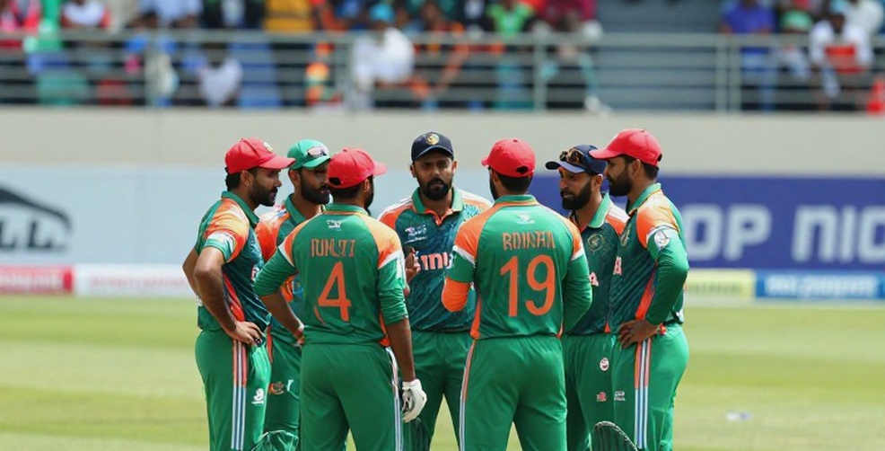 পেস বিভাগে চাপ: নিউজিল্যান্ড সিরিজ থেকে ছিটকে গেলেন প্রসিদ্ধ কৃষ্ণ, সামনের সারিতে আউকিব নবী